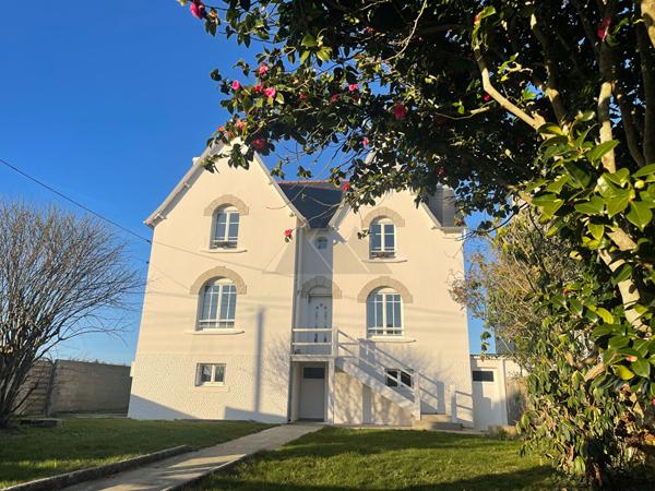 A VENDRE MAISON DE MAITRE 4 CHAMBRES VUE MER