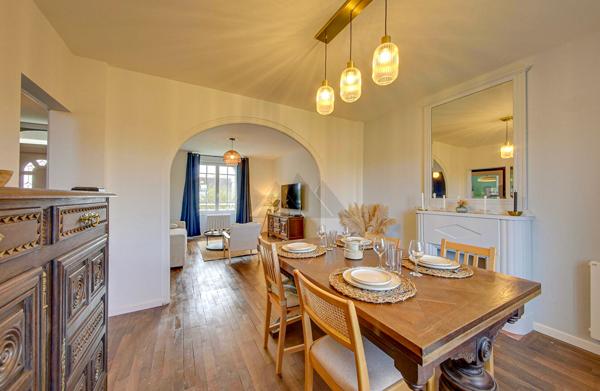 A VENDRE MAISON DE MAITRE 4 CHAMBRES VUE MER