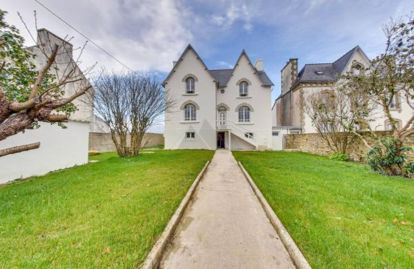 A VENDRE MAISON DE MAITRE 4 CHAMBRES VUE MER