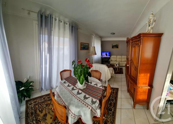 Appartement F4 à vendre  4 pièces - 71,24 m2 ST GENIS DES FONTAINES - 66