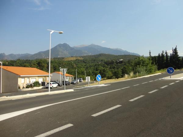 Dpt Pyrénées Orientales (66), à vendre PRADES Terrain constructible 286 m², 2 faces, libre constructeur