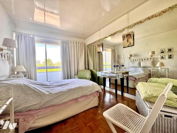 75017 PARC MARTIN LUTHER KING- APPARTEMENT 3 PIECES BALCON PARKING
