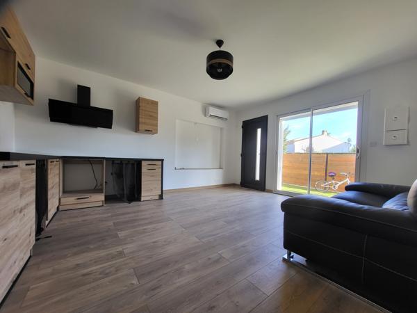 Saint-Mitre-les-Remparts (13920) APPARTEMENT RENOVE A NEUF REZ DE JARDIN AVEC PLACES DE PARKING