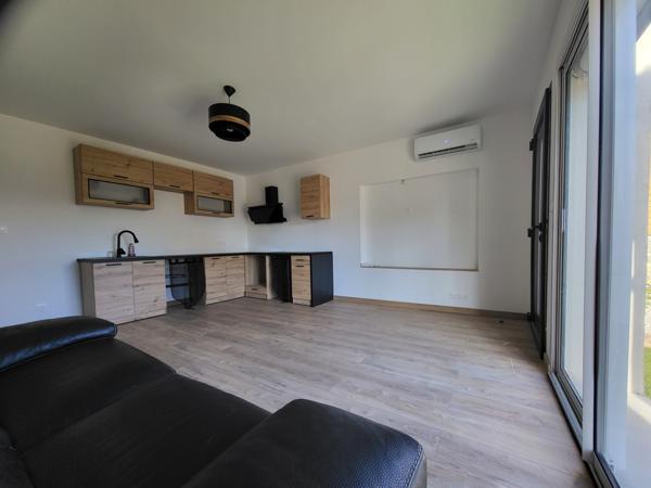 Saint-Mitre-les-Remparts (13920) APPARTEMENT RENOVE A NEUF REZ DE JARDIN AVEC PLACES DE PARKING