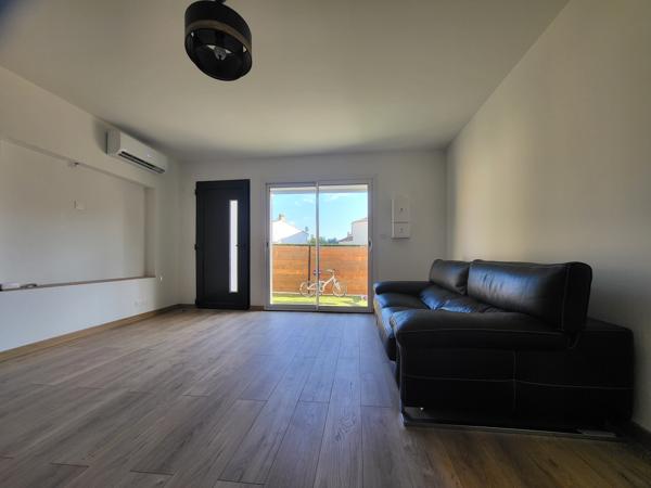 Saint-Mitre-les-Remparts (13920) APPARTEMENT RENOVE A NEUF REZ DE JARDIN AVEC PLACES DE PARKING