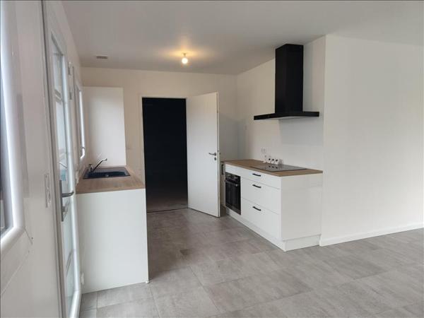 Maison à louer 960 € CC GUICLAN 5 p 88 m² DPE A
