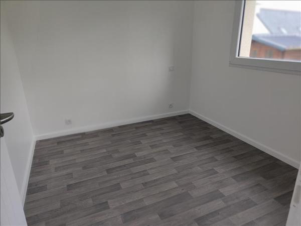 Maison à louer 960 € CC GUICLAN 5 p 88 m² DPE A