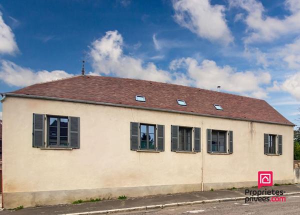 Propriété rénovée centre ville Semur-en-Auxois avec garage et jardin