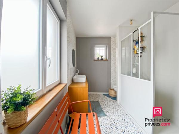 Propriété rénovée centre ville Semur-en-Auxois avec garage et jardin