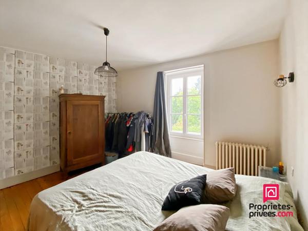 Propriété rénovée centre ville Semur-en-Auxois avec garage et jardin