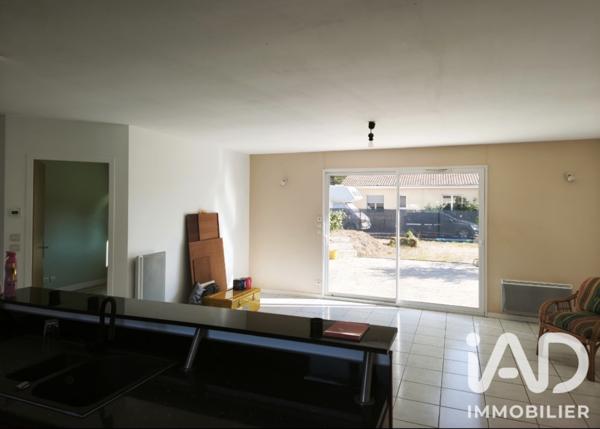 Maison à vendre 4 pièces 78 m² Saint-Seurin-sur-l'Isle