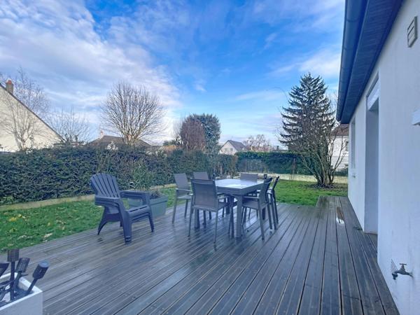 À VENDRE – Grande maison familiale 148 m² – Notre-Dame-d’Oé (37390) 4 chambres ET 1 bureau – Terrain clos ~700 m² – Tout à pied !