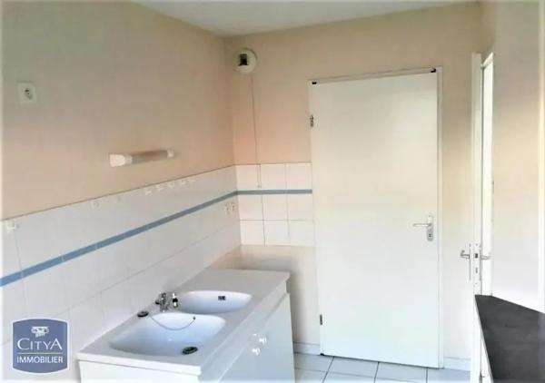 Appartement à louer 3 pièces 62.46m² Castelsarrasin (82100)