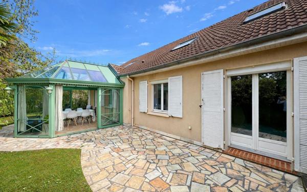 Maison à vendre    6 pièces • 150 m2 Ozoir-la-Ferrière