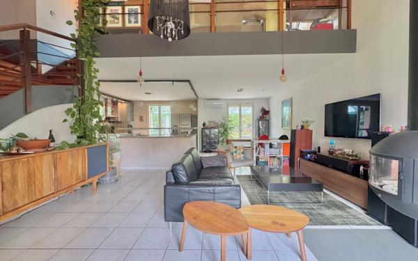 Maison à vendre    6 pièces • 150 m2 Ozoir-la-Ferrière