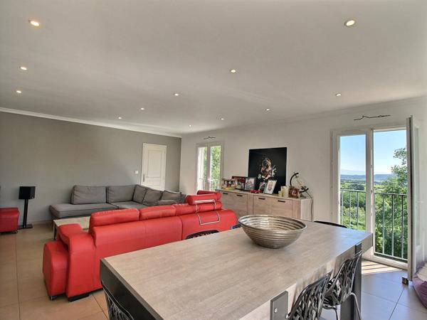 Villa Rochefort Du Gard 9 pièce(s) 305.80 m2 parcelle 1520m² avec garage et piscine