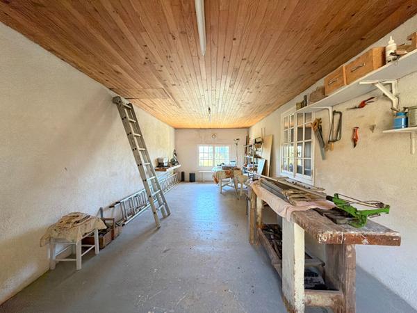 A VENDRE EXCLUSIVITE 84120 PERTUIS MAISON PLAIN PIED DE TYPE 3 PIECES D'ENVIRON 85M² AVEC GARAGE, ATELIER SUR TERRAIN DE 1134M²