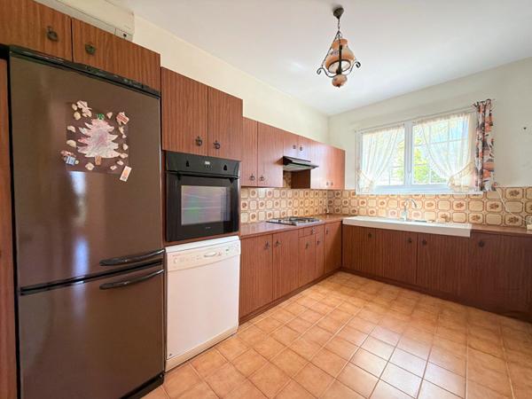 A VENDRE EXCLUSIVITE 84120 PERTUIS MAISON PLAIN PIED DE TYPE 3 PIECES D'ENVIRON 85M² AVEC GARAGE, ATELIER SUR TERRAIN DE 1134M²
