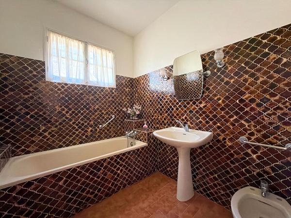 A VENDRE EXCLUSIVITE 84120 PERTUIS MAISON PLAIN PIED DE TYPE 3 PIECES D'ENVIRON 85M² AVEC GARAGE, ATELIER SUR TERRAIN DE 1134M²