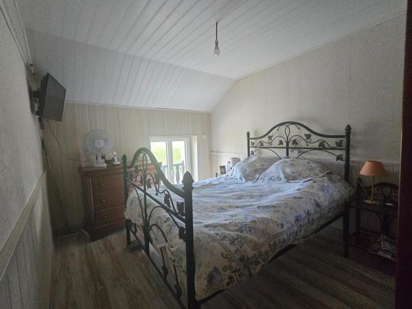 Longère d'environ 89 m² sur un terrain d'environ 736 m² à HEDE BAZOUGES