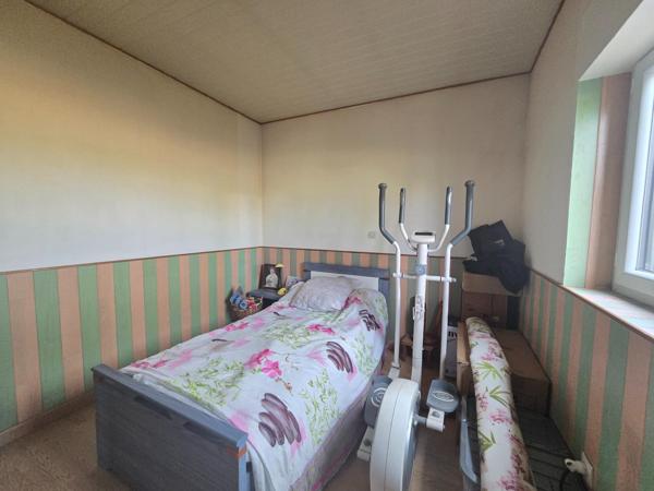 Longère d'environ 89 m² sur un terrain d'environ 736 m² à HEDE BAZOUGES