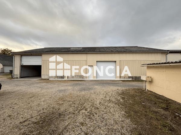 Location Local commercial 3 pièces 220 m² - Saumur 49400