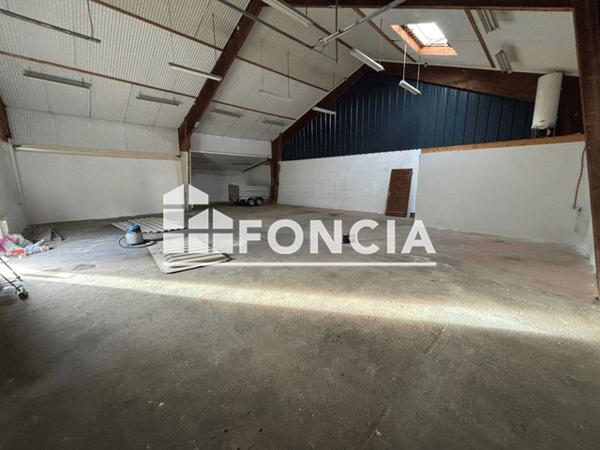 Location Local commercial 3 pièces 220 m² - Saumur 49400