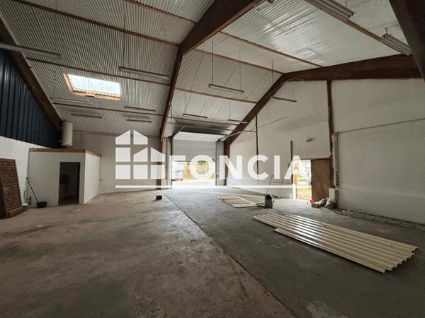 Location Local commercial 3 pièces 220 m² - Saumur 49400