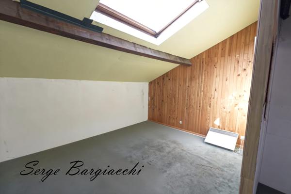 LOCAL COMMERCIAL + STUDIO INDÉPENDANT – 13 % DE RENTABILITÉ