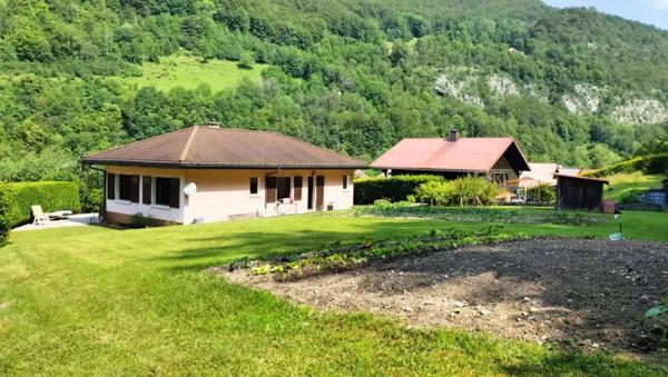 MAISON SITUEE A CHEZERY FORENS