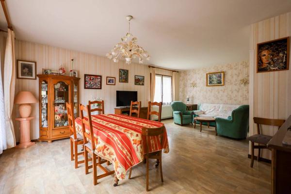 MAISON SITUEE A CHEZERY FORENS