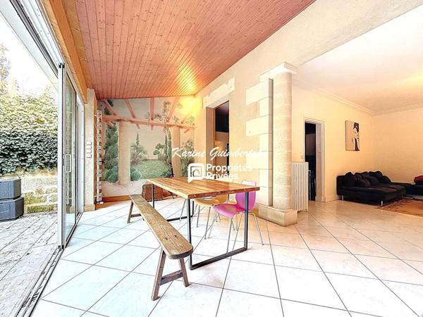 Maison bourgeoise proche Tourny avec jardin et piscine