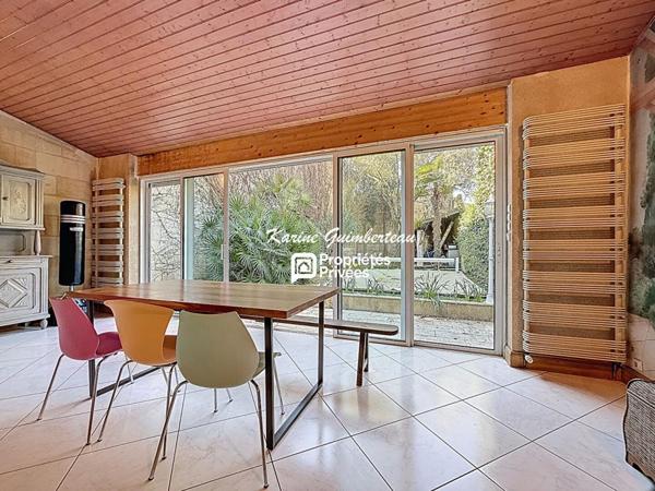 Maison bourgeoise proche Tourny avec jardin et piscine