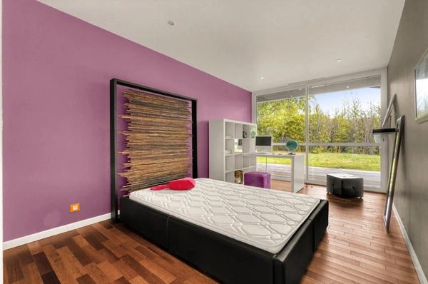 Villa d’architecte de plain-pied au cœur d’un environnement boisé préservé – 209 m² de lumière et d’espace