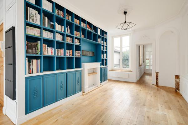 T2 rénové avec terrasse + parking transmissible