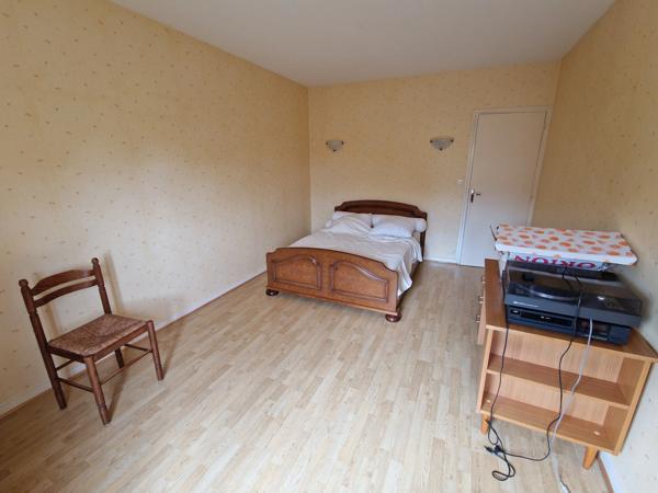 Maison à vendre 8 pièces proche de SURGERES (17)