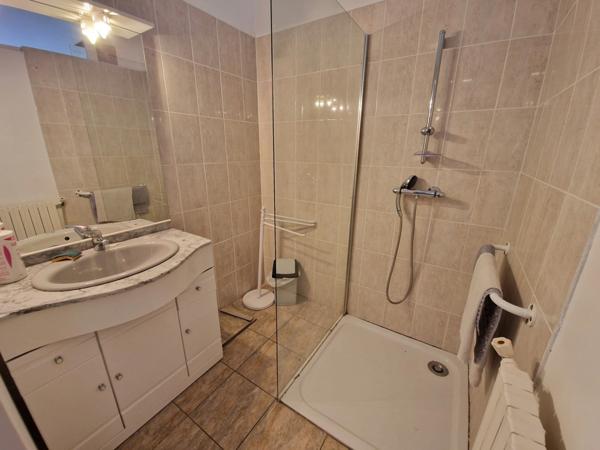 Maison à vendre 8 pièces proche de SURGERES (17)