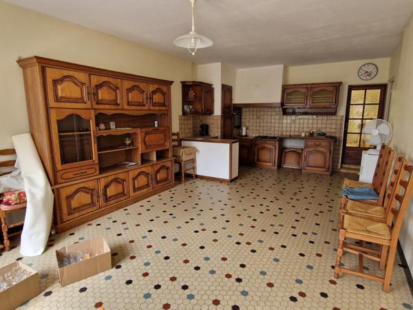 Maison à vendre 8 pièces proche de SURGERES (17)