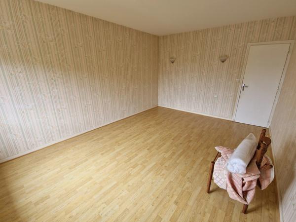 Maison à vendre 8 pièces proche de SURGERES (17)