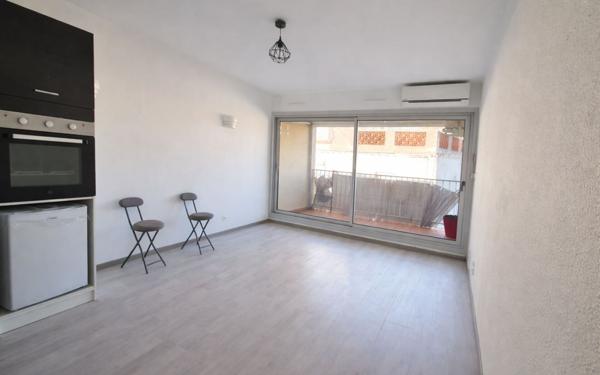 Appartement à louer    1 pièce •  Mèze