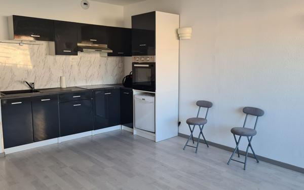 Appartement à louer    1 pièce •  Mèze