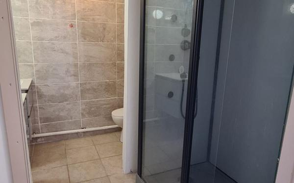 Appartement à louer    1 pièce •  Mèze