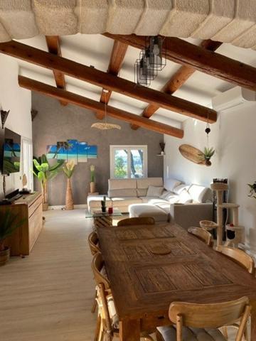 Coup de coeur ! Magnifique propriété dans un état irréprochable sur 5500 m2 de terrain. URGENT