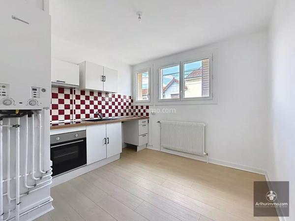 Location                                                      Appartement
                        
                     2 pièces                      48 m2                     à Roanne