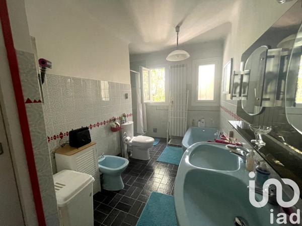 Maison à vendre 8 pièces 213 m² Alès