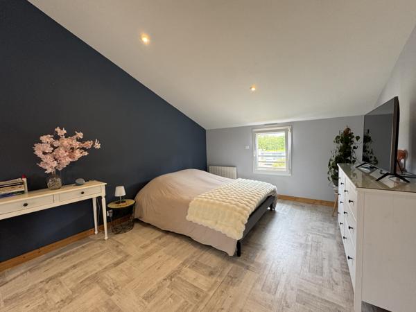 Saint-Georges-de-Pointindoux (85150) Maison 6 chambres offrant 180 m2 habitables sur 2462 m2 de terrain