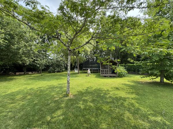 Saint-Georges-de-Pointindoux (85150) Maison 6 chambres offrant 180 m2 habitables sur 2462 m2 de terrain