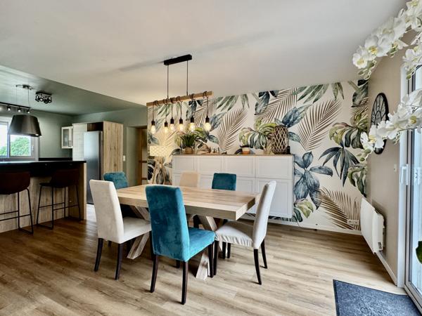 Saint-Georges-de-Pointindoux (85150) Maison 6 chambres offrant 180 m2 habitables sur 2462 m2 de terrain