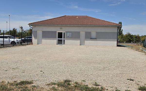 Locaux d'activités, Bureaux,  Château Gaillard 110m2 avec parking