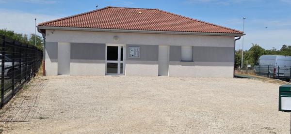 Locaux d'activités, Bureaux,  Château Gaillard 110m2 avec parking
